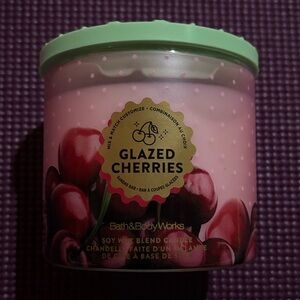 🍒 Bath & Body Works Glazed Cherries Candle 🍒